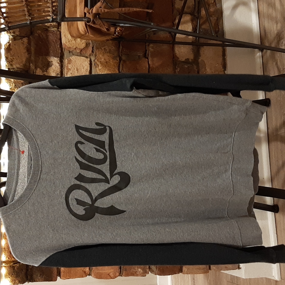 NWOT Women's RVCA  Pullover Sweatshirt Size S Black & Dark Gray